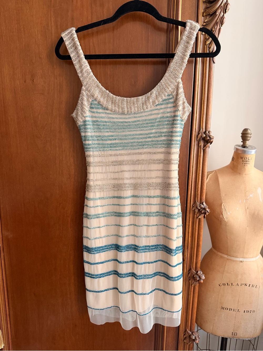 Badgley Mischka Beaded Nude Colored Evening Party Dress Size 4